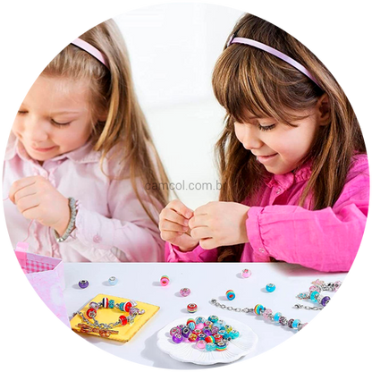 Pulseira de Berloques Infantil - Personalize sua Pulseira com 60 Peças
